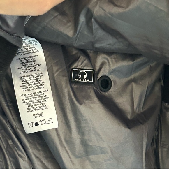 Calvin Klein Women’s Performance Premium Down Vest Medium Gray Metallic Sporty - Picture 15 of 16